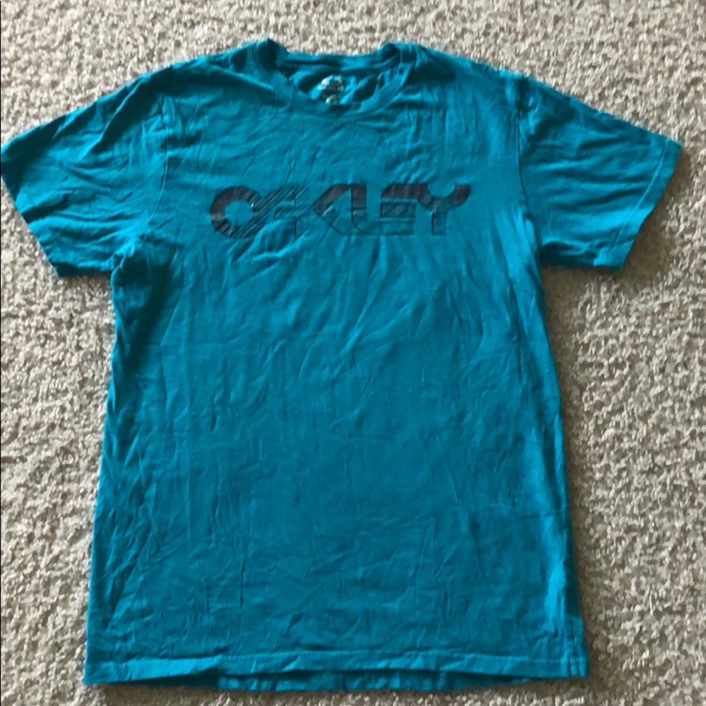 Oakley size medium short sleeve top